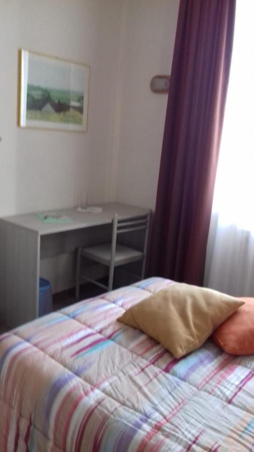 Hotel Centrale Chiusi Esterno foto