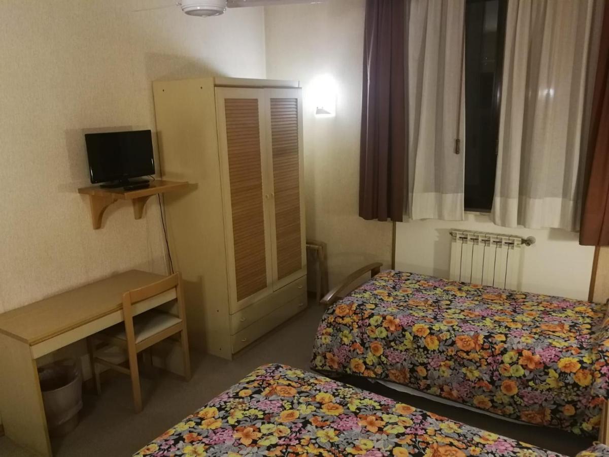 Hotel Centrale Chiusi Esterno foto